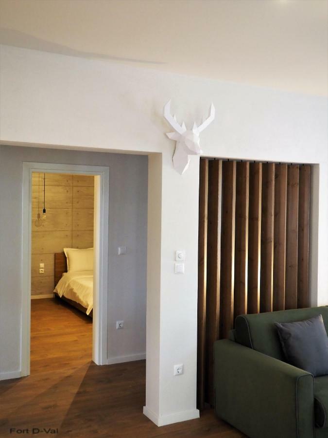 Fort D-Val Luxurious Apartment Ángistron Exterior foto